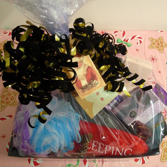 Glow Essentials-17-Piece Christmas Self-Care Gift Basket, Radiance Made Simple - Picture 5 of 6